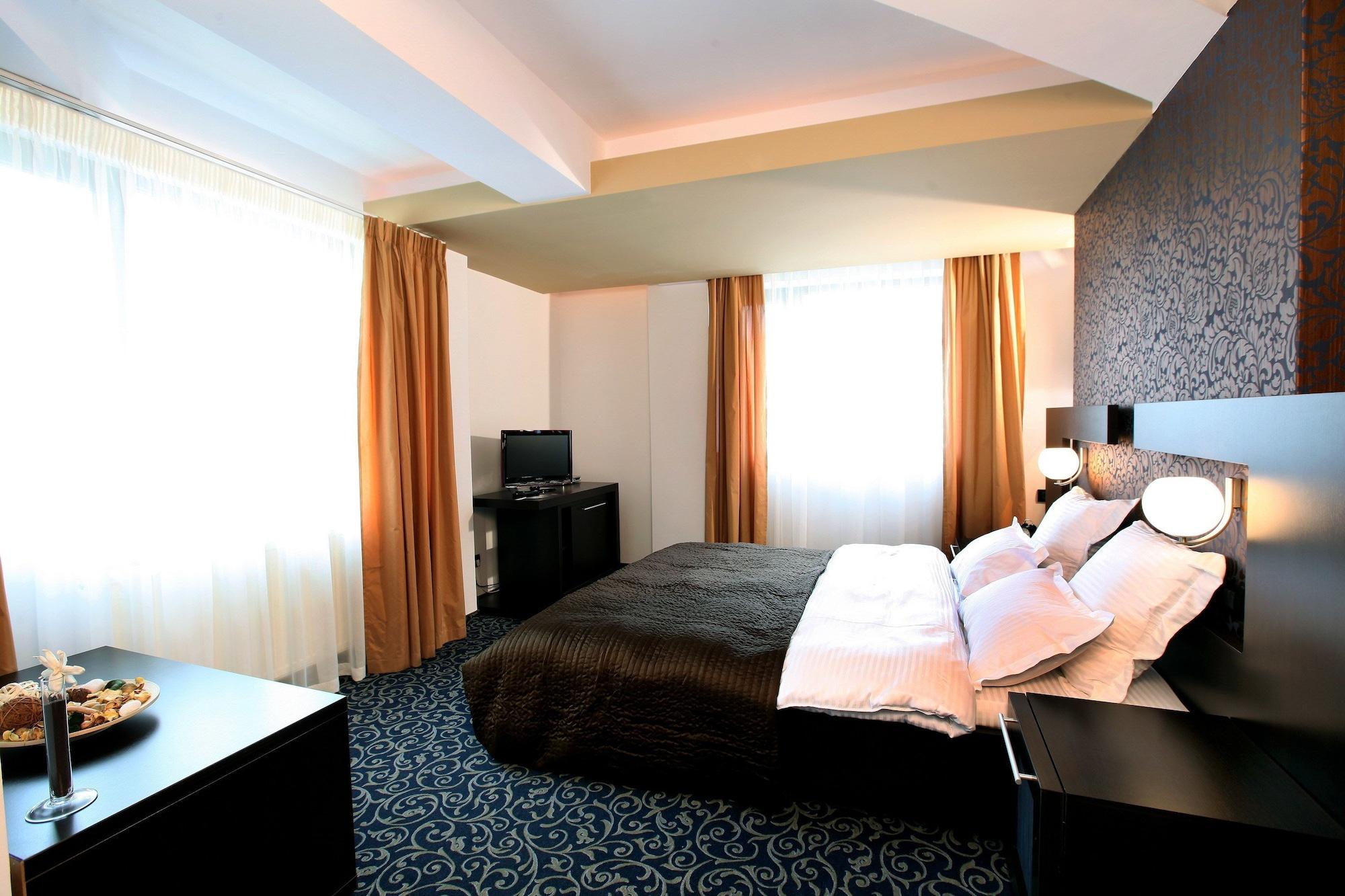 Ambiance Hotel Бухарест Екстер'єр фото