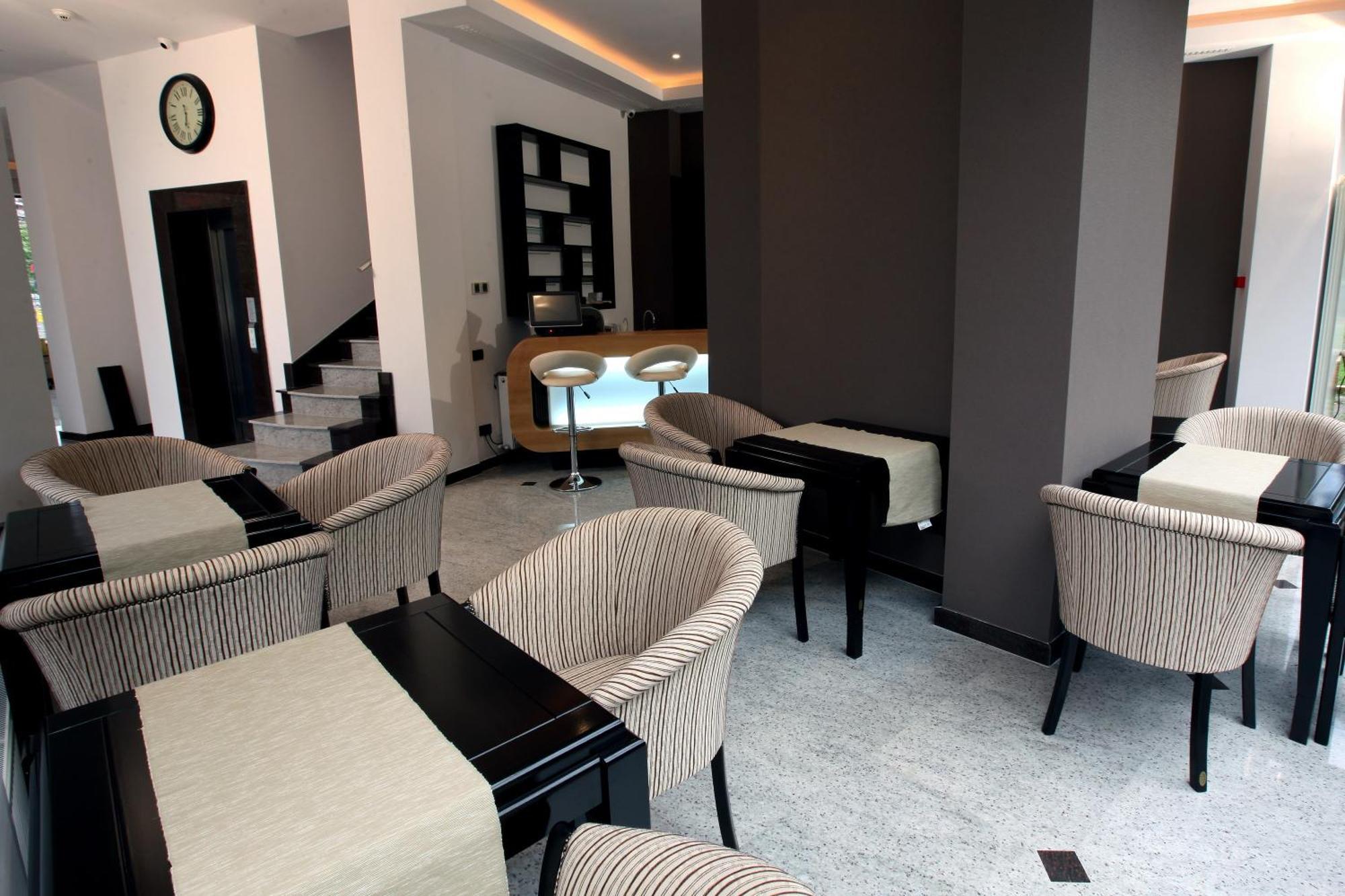 Ambiance Hotel Бухарест Екстер'єр фото